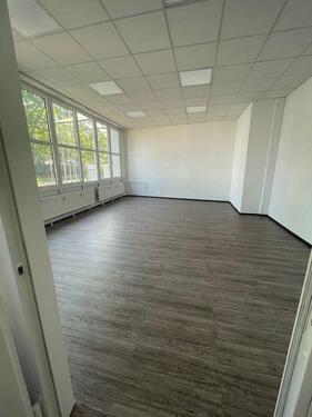 Foto - Büro zu vermieten - 700,00 EUR Kaltmiete,