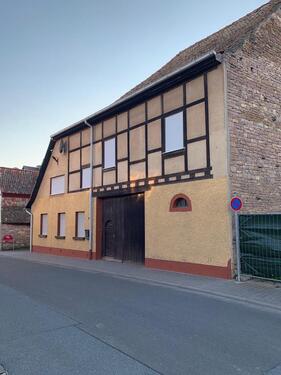 Foto - 6 Zimmer Bauernhaus, Landhaus zum Kaufen in Gau-Bickelheim
