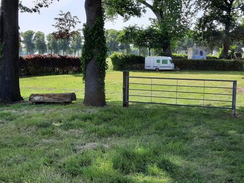 Foto - Stellplatz für Wohnwagen Boot Anhänger zu vermieten