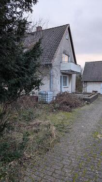 Foto - Haus mit zwei Wohneinheiten in Sarstedt OT