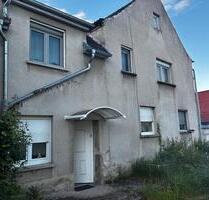 Haus in Göllingen mit Garage zu verkaufen - Bad Frankenhausen/Kyffhäuser
