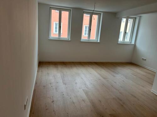 Foto - Obergeschoss - 950,00&nbsp;EUR Kaltmiete, ca.&nbsp; 82,00&nbsp;m&sup2;