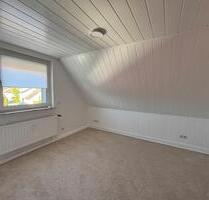 Helle Dachgeschosswohnung für Singles, ca. 40qm- frisch renoviert - Schwerte