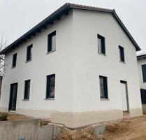 HAUS mit GARTEN - 599.000,00&nbsp;EUR Kaufpreis, ca.&nbsp; 142,00&nbsp;m&sup2; in Neuburg an der Donau (PLZ: 86633)