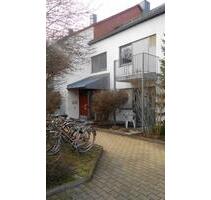 Charmante 1-Zi.-Wg mit Balkon u.Tiefgaragenstellplatz in Augsburg