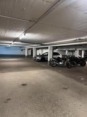 Foto - Sicher Parkplatz im Tiefgarage in der Nähe von Potsdamer Platz