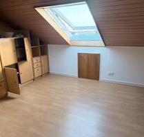 Dachgeschosswohnung 2 Zimmer Oberndorf Nähe Autobahn - Schweinfurt Bellevue