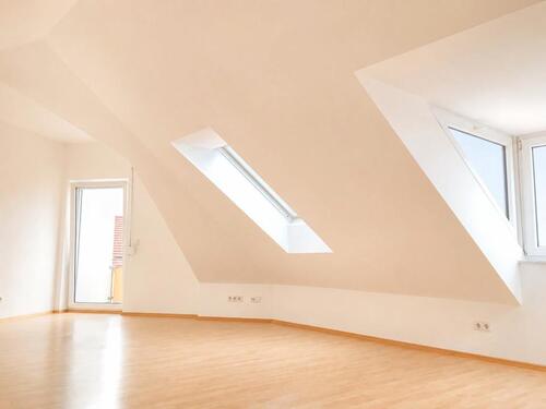 Foto - Helle 1,5-Zi-DG-Whg, Balkon, TG-Stellplatz, Top Lage, von privat