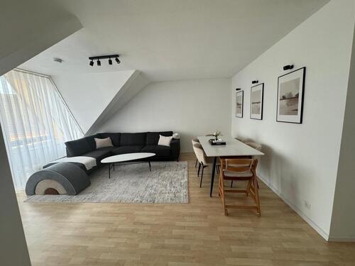 Foto - Helle Dachgeschosswohnung mit Balkon im Zentrum und Rheinnähe