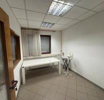 Kleiner Heller Büroraum zu Vermieten mit Strom und Heizkosten ink - Hanau Lamboy