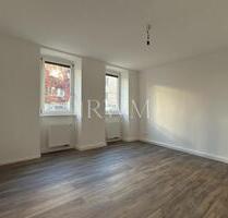 Wohnen im Herzen der Stadt – Charmante 2-Zimmer-Altbauwohnung mit Einbauküche - Stuttgart Bopser