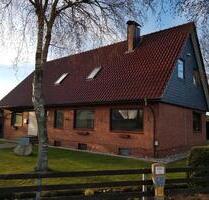 4-Zimmer Wohnung im OG - 1.035,00&nbsp;EUR Kaltmiete, ca.&nbsp; 105,00&nbsp;m&sup2; in Ladelund (PLZ: 25926)