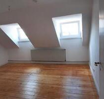 Sonnige 4-Zimmer Dachgeschosswohnung in bevorzugter Wohnlage - Hildesheim