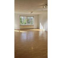 Wohnung mit Balkon, Einbauküche, Tiefgarage in Wolfsburg