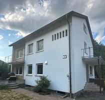 Modernisiertes Zweifamilienhaus mit Nebengebäude und Garten - Bad Berneck im Fichtelgebirge