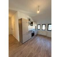 ÜBER DEN DÄCHERN ZU HAUSE - 2-Zimmerwohnung mit moderner EBK & Bad - Chemnitz Bernsdorf