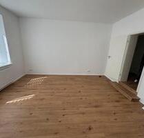 Moderne 3-Zimmer-Wohnung in 95028 Hof Kernsanierung mit EBK