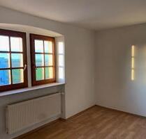 Charmante Dachgeschosswohnung - 800,00 EUR Kaltmiete, in Herxheim bei Landau/Pfalz (PLZ: 76863)