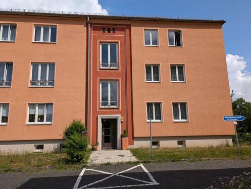 Foto - 3 Räume in grüner City-Rand-Lage! Küche mit Fenster Tageslichtbad mit Wanne!