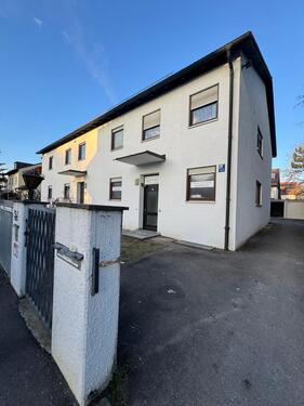 Foto - Provisionsfrei 4-Zimmer Wohnung mit Balkon und Garten in München