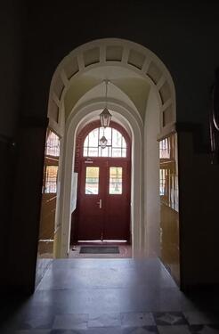 Foto - Zentral wohnen in Halle: 2-Zimmer-Wohnung mit Tageslichtbad