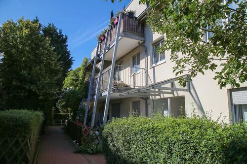 Foto - Sanierte 2-Zi.-Wohnung mit Terrasse und Tiefgaragenstellplatz