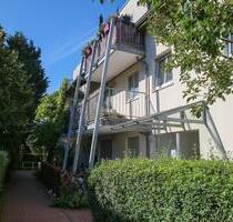 Sanierte 2-Zi.-Wohnung mit Terrasse und Tiefgaragenstellplatz - Schönefeld