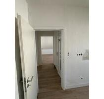 Sanierte Wohnung 2-Zimmer Altbauwohnung mit Einbauküche 65qm2 - Flörsheim am Main