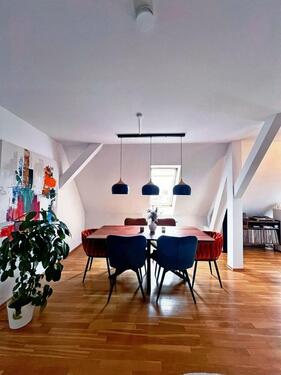 Foto - Zwischenmiete: Möblierte 3-Zimmer Dachgeschosswohnung im Westend