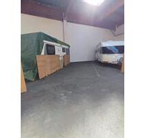 Wohnwagen Wohnmobil Oldtimer Auto Stellplatz Halle Platz - Titisee-Neustadt