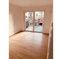 Wunderschöne 2-Zimmer-Wohnung - 900,00 EUR Kaltmiete, in Buckenhof (PLZ: 91054)