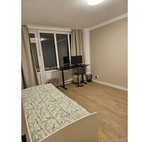 Möbiliertes WG Zimmer in einer Dreizimmerwohnung - Hamburg Niendorf