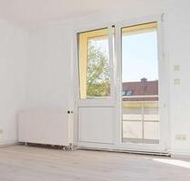 Schicke Hochparterre-Wohnung mit Balkon in begehrter Lage - Köthen (Anhalt)