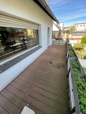 Foto - Geräumige Wohnung im 1.OG mit großem Balkon