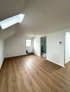 Foto - 1 Zimmer Dachgeschoßwohnung zur Miete in Niederwerrn