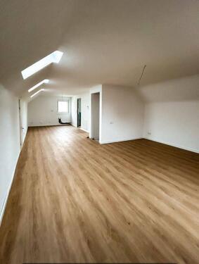 Foto - 1 Zimmer Dachgeschoßwohnung in Niederwerrn