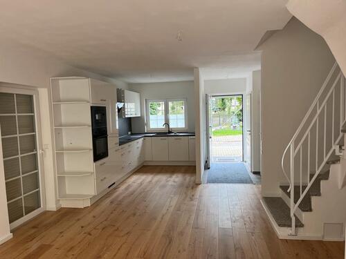 Foto - Doppelhaus Hälfte zu vermieten - 1.700,00 EUR Kaltmiete,