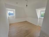 Foto - Neu renovierte 2-Zimmer-DG in Stuttgart Bad Cannstatt
