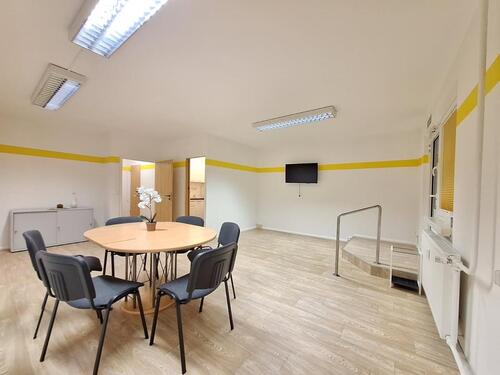 Foto - Hübsches Gewerbe in belebter Gegend - verschiedene Nutzungen möglich!