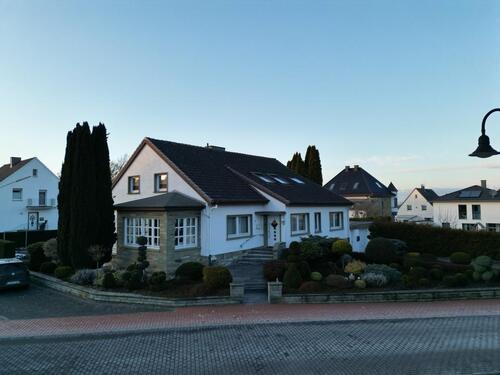 Foto - Helle Dachgeschosswohnung in zentraler Lage