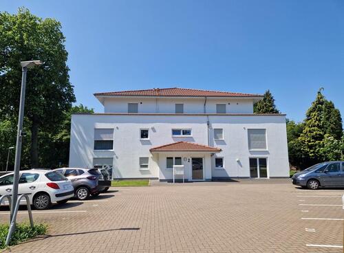 Foto - Barrierefreie 2-Zimmer Single-Wohnung mit großer Terrasse, Fahrstuhl, Einbauküche und Stellplatz