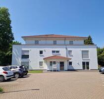 Barrierefreie 2-Zimmer Single-Wohnung mit großer Terrasse, Fahrstuhl, Einbauküche und Stellplatz - Löhne