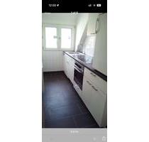 Gepflegte 2-Raum-DG-Wohnung mit Einbauküche - Remscheid