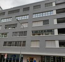 Stilvolle, zentrale 3-Zimmer-Wohnung mit Skylineblick - Frankfurt am Main Innenstadt 1