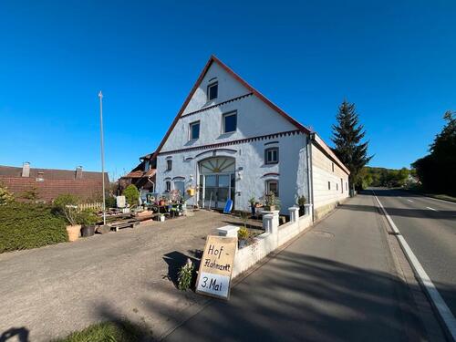 Foto - Großes Wohnhaus mit 4WE+Gewerbe möglich +Hof + Garten Provifrei