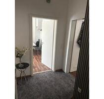 Wohnung 2 Zimmer - 700,00 EUR Kaltmiete, ca.  80,00 m² in Bochum (PLZ: 44866) Günnigfeld