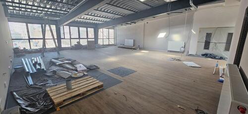 Foto - Moderne Gewerbefläche mit Loft-Charakter – Ideal für Gastronomie