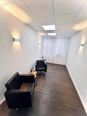 Foto - Zimmer für KosmetikdienstleistungenFriseureÄhnlich zu vermieten
