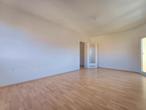 Foto - 4-Zimmer-Wohnung mit Balkon - 699,00&nbsp;EUR Kaltmiete, ca.&nbsp; 81,99&nbsp;m&sup2;
