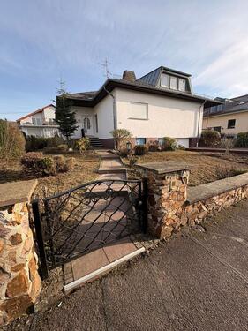 Foto - Geräumiges Einfamilienhaus in Limburg-Offheim
